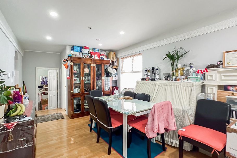 1860 SE Marine Drive Vancouver, BC - 7