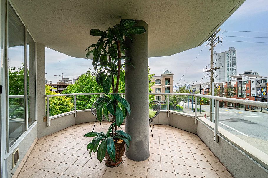 203 408 Lonsdale Avenue North Vancouver, BC - 26