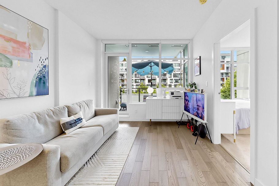 304 4963 Cambie Street Vancouver, BC - 1