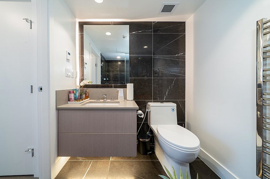 2102 1632 Lions Gate Lane North Vancouver, BC - 17