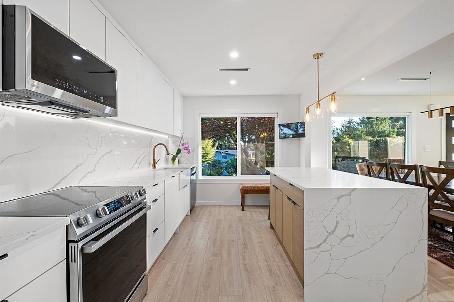 3812 Dalkeith Drive North Vancouver, BC - 8