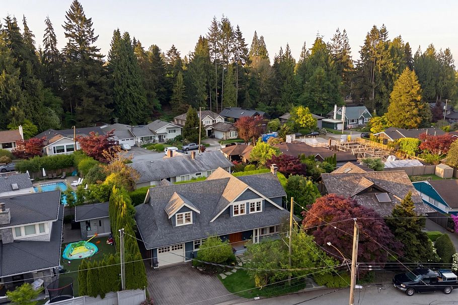 3586 Emerald Drive North Vancouver, BC - 33