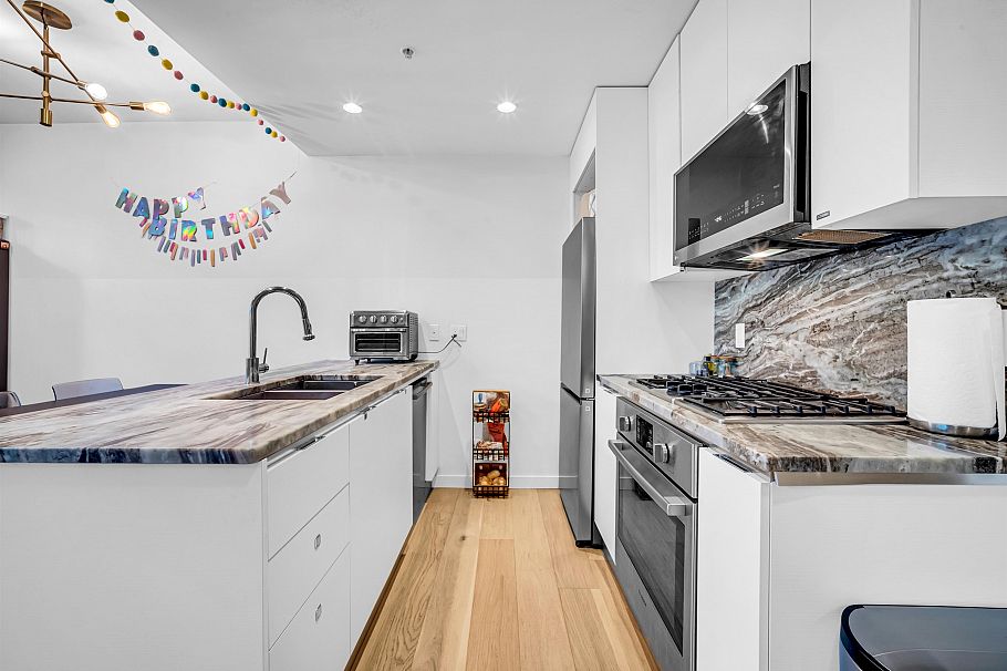 2021 W 10th Avenue Vancouver, BC - 8