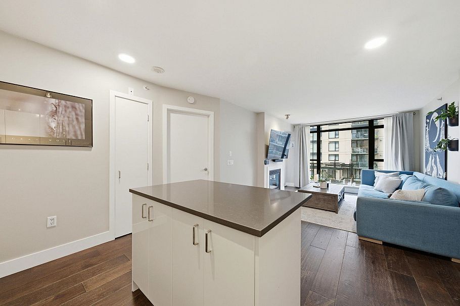 405 155 W 1st Street North Vancouver, BC - 4