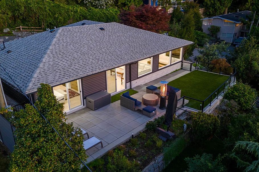 3812 Dalkeith Drive North Vancouver, BC - 22