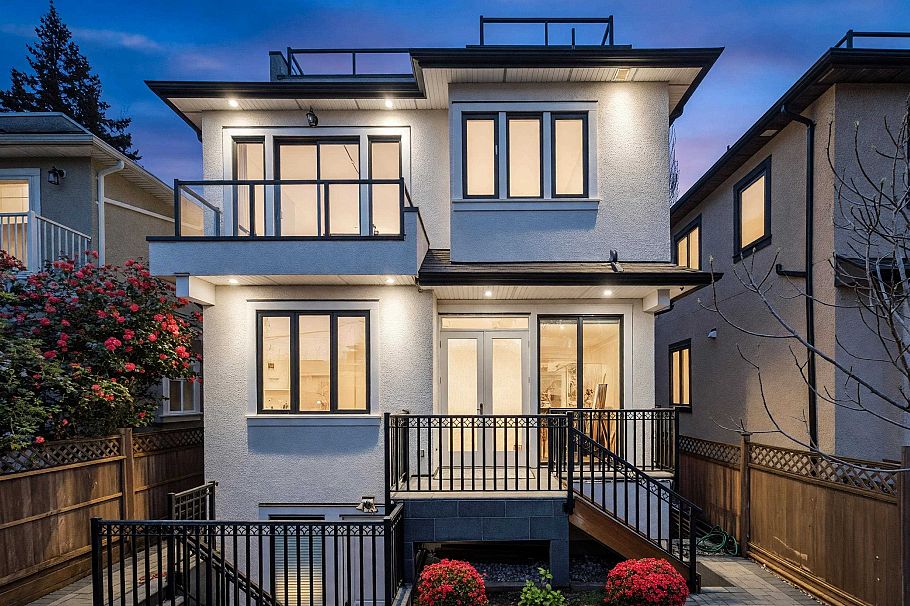 4555 W 9th Avenue Vancouver, BC - 39