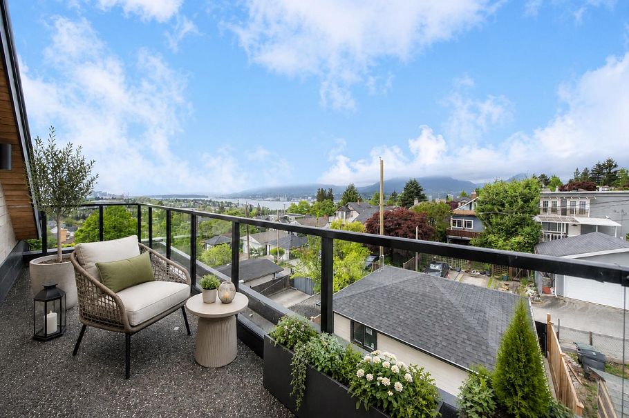 2 3645 Dundas Street Vancouver, BC - 19
