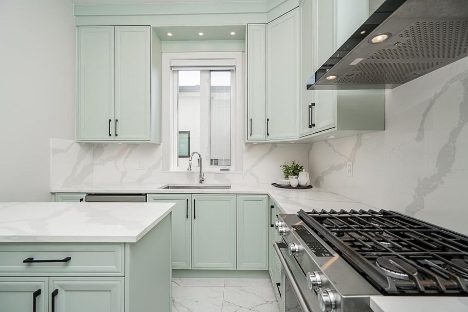 48 E 57th Avenue Vancouver, BC - 15