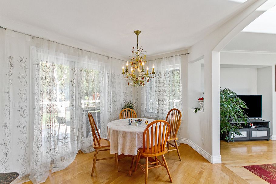 3866 Michener Way North Vancouver, BC - 11