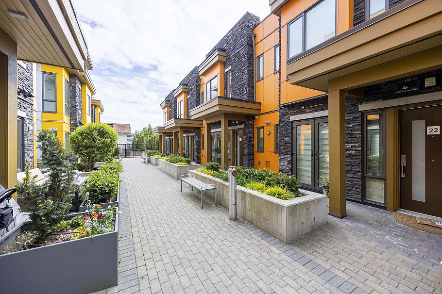 23 7565 Oak Street Vancouver, BC - 3