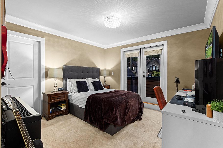 673 Sylvan Avenue North Vancouver, BC - 20