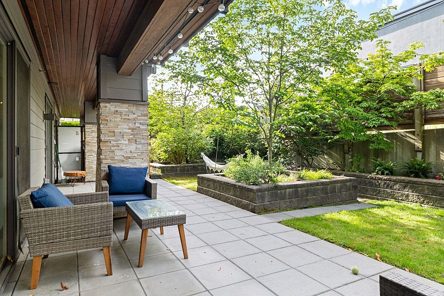 102 1661 E 2nd Avenue Vancouver, BC - 2