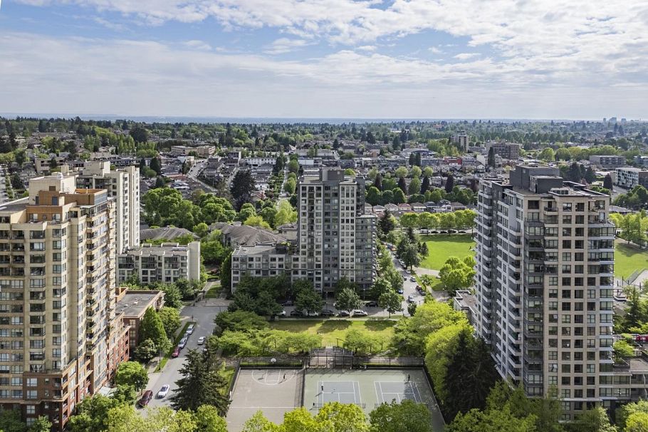 503 3520 Crowley Drive Vancouver, BC - 2