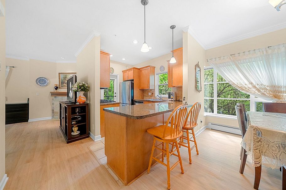 15 3150 Sunnyhurst Road North Vancouver, BC - 12