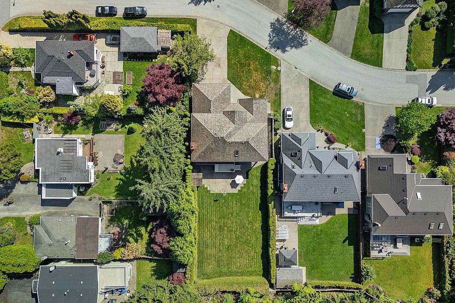 3253 Kerrstead Place North Vancouver, BC - 24