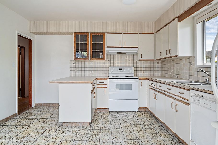2798 E 24th Avenue Vancouver, BC - 18