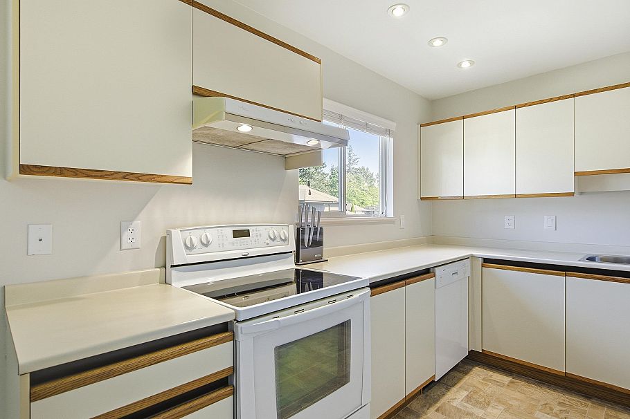 836 Roche Point Drive North Vancouver, BC - 9