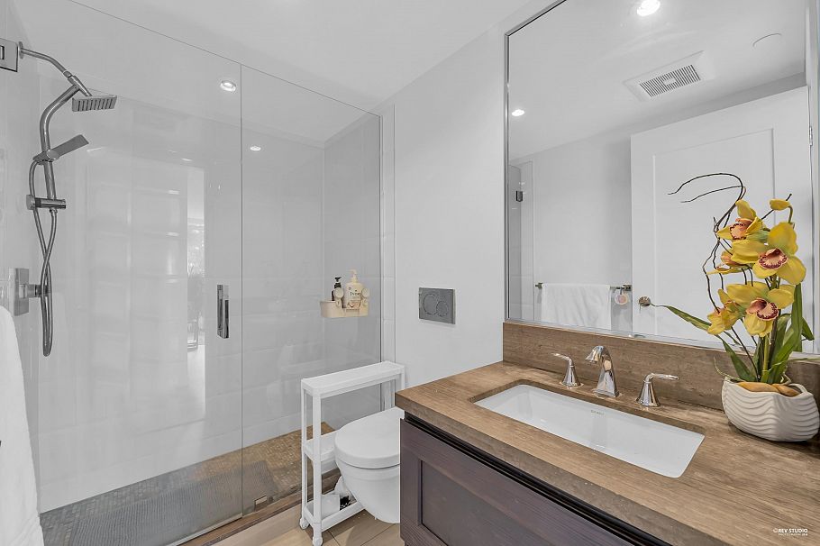 709 3355 Binning Road Vancouver, BC - 17