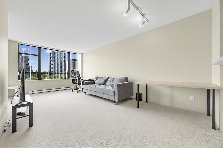 503 3520 Crowley Drive Vancouver, BC - 12
