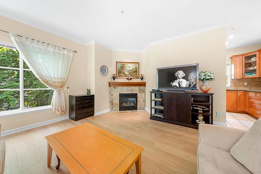 15 3150 Sunnyhurst Road North Vancouver, BC - 11