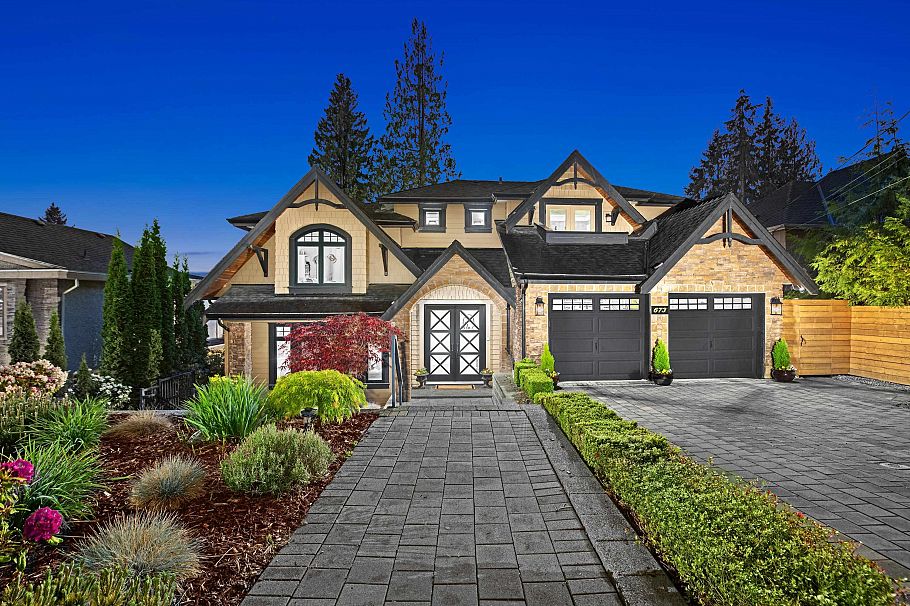 673 Sylvan Avenue North Vancouver, BC - 1