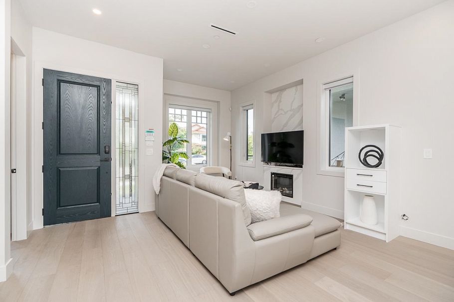 48 E 57th Avenue Vancouver, BC - 13