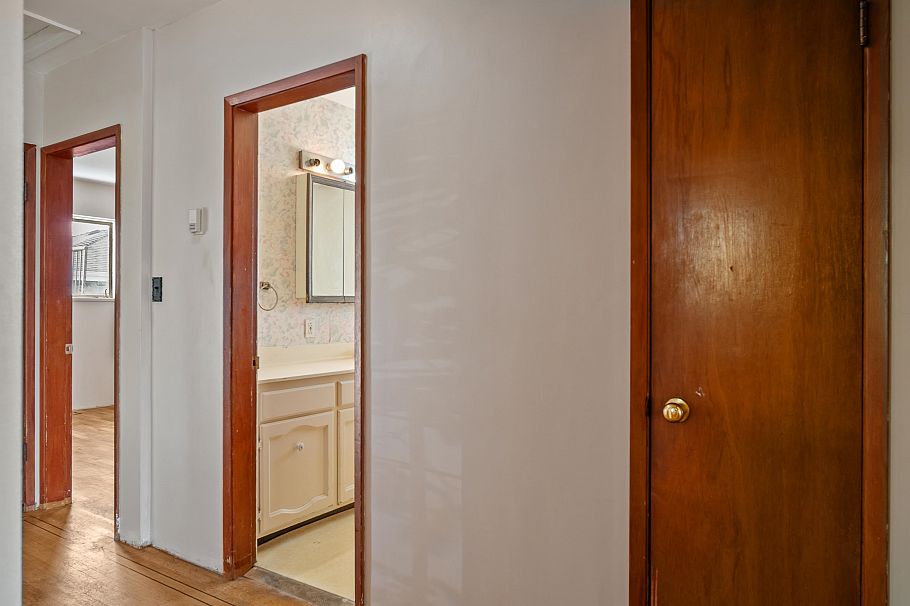 2798 E 24th Avenue Vancouver, BC - 29