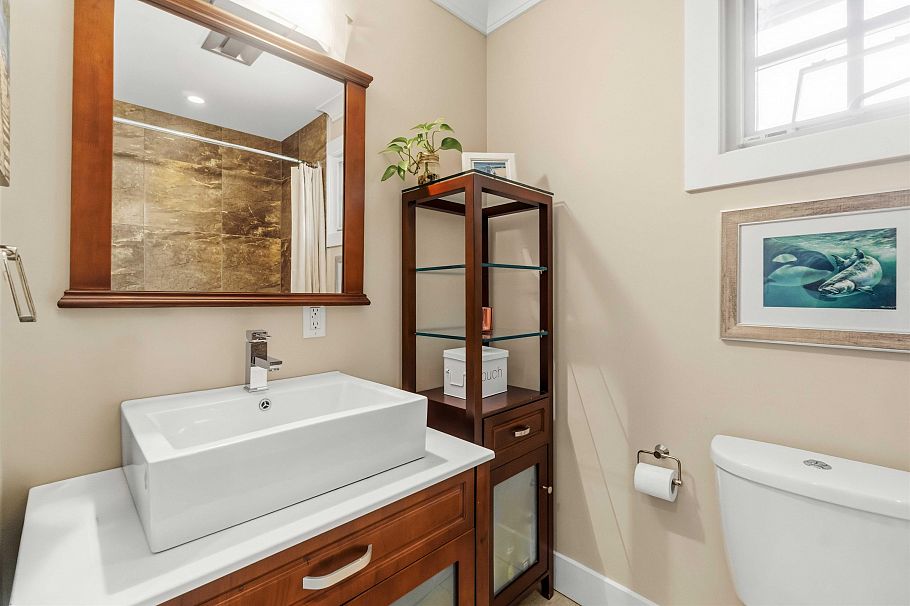 1610 Ross Road North Vancouver, BC - 26