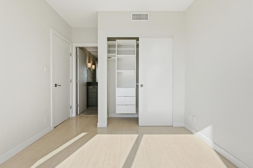 1702 125 14th Street North Vancouver, BC - 24