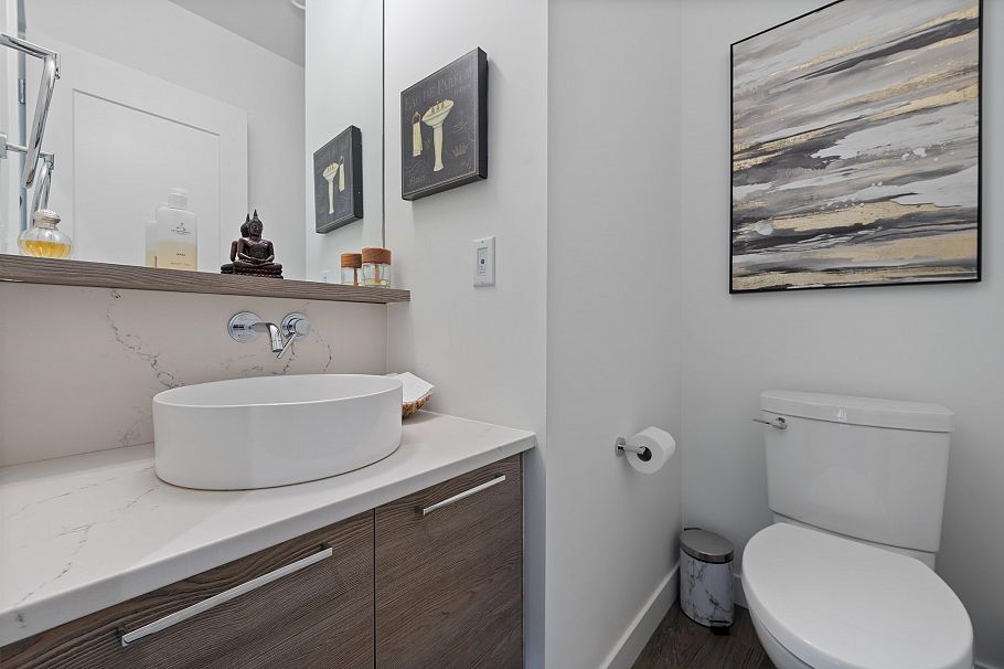 21 856 Orwell Street North Vancouver, BC - 16