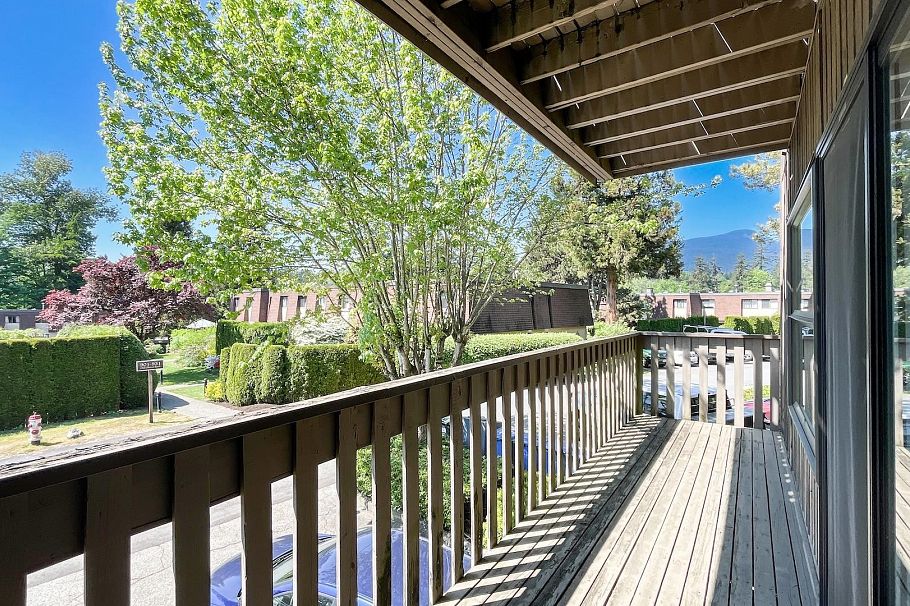 985 Old Lillooet Road North Vancouver, BC - 15
