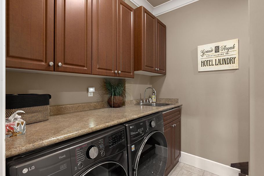 673 Sylvan Avenue North Vancouver, BC - 31
