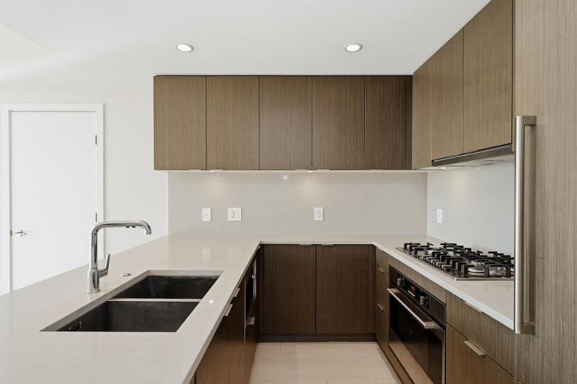 1702 125 14th Street North Vancouver, BC - 22