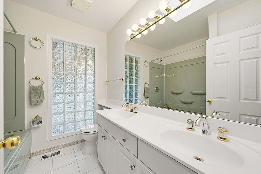 2522 Bronte Drive North Vancouver, BC - 12