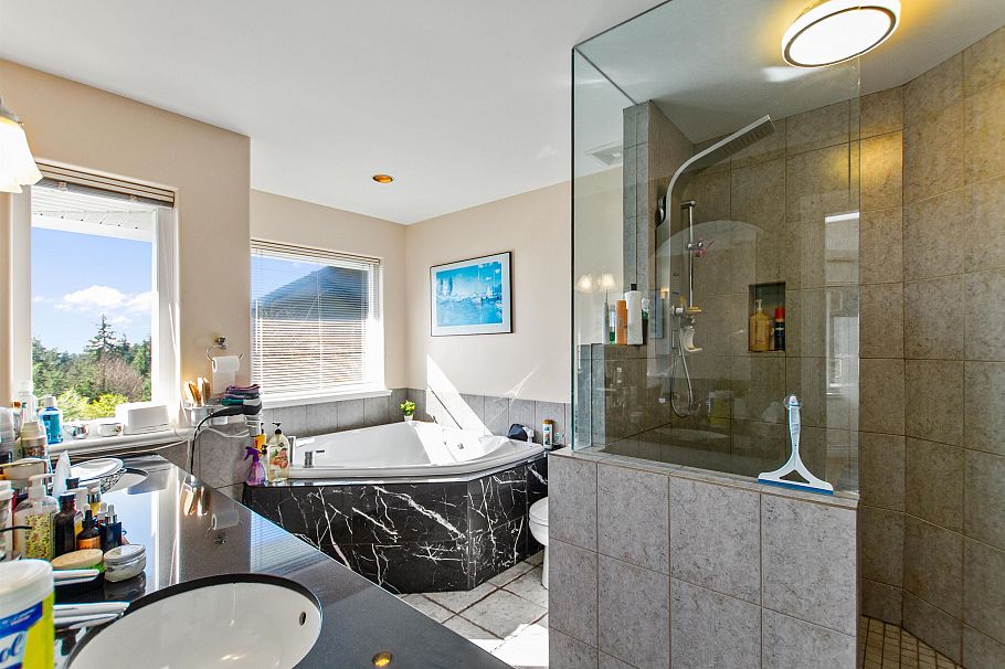 3866 Michener Way North Vancouver, BC - 21