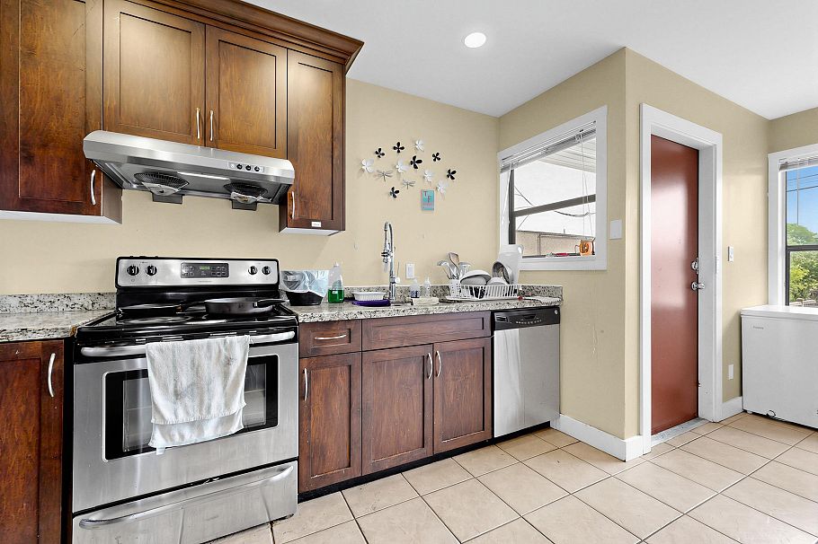 3628 Dunbar Street Vancouver, BC - 8