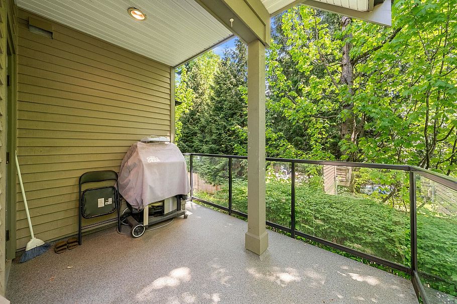15 3150 Sunnyhurst Road North Vancouver, BC - 37