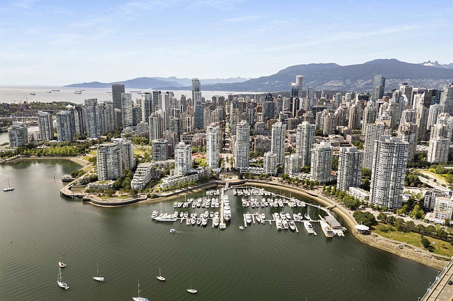 1008 198 Aquarius Mews Vancouver, BC - 30