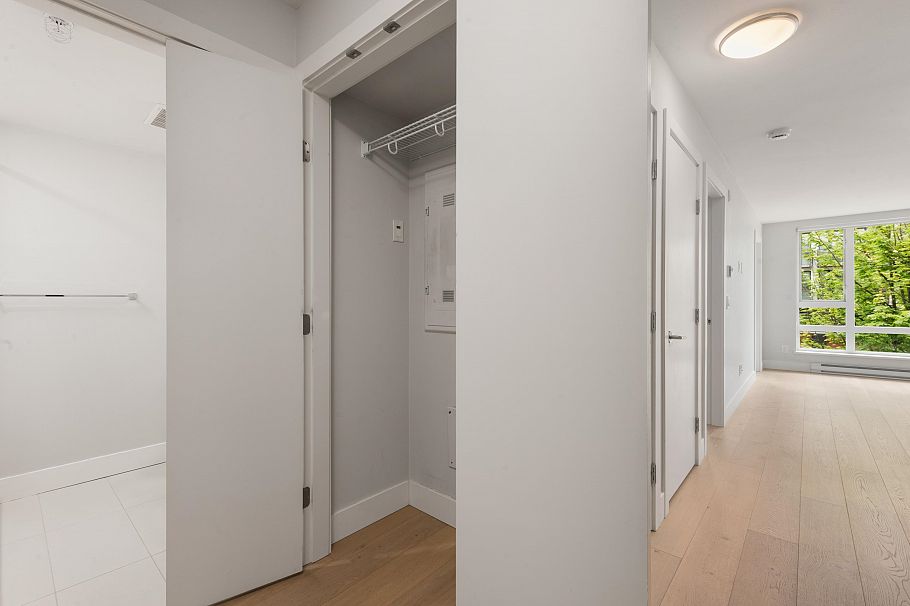 309 2477 Carolina Street Vancouver, BC - 27