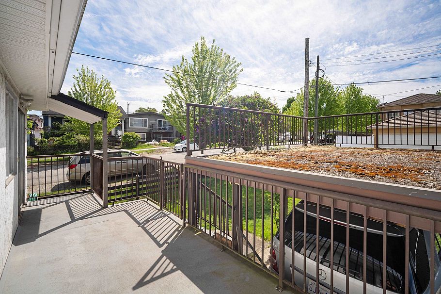 2798 E 24th Avenue Vancouver, BC - 34