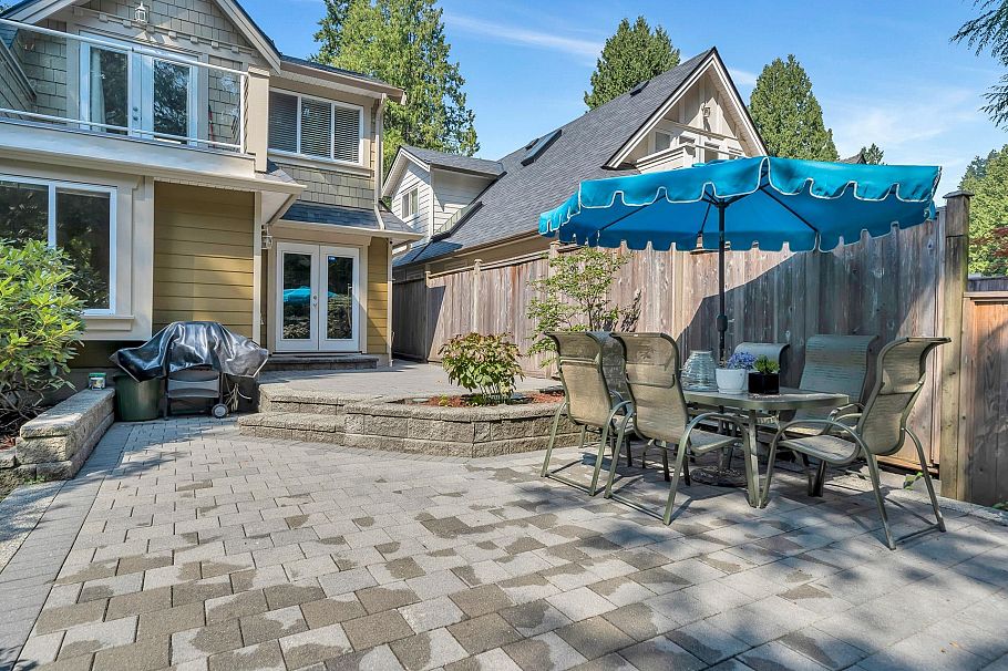 950 Seymour Boulevard North Vancouver, BC - 2