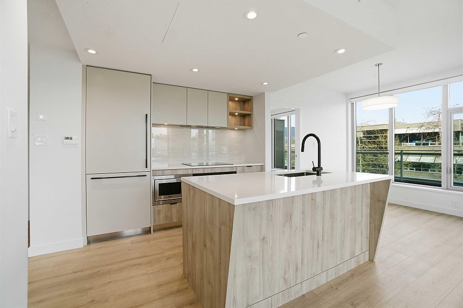 312 755 Harbourside Drive North Vancouver, BC - 16