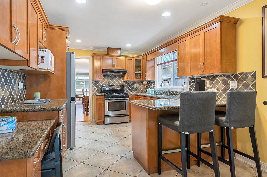 950 Seymour Boulevard North Vancouver, BC - 15