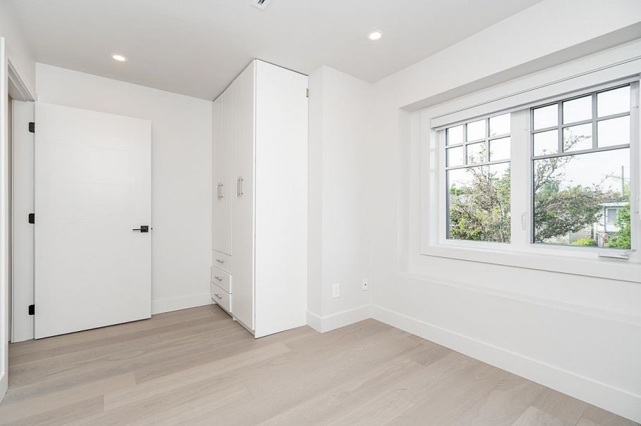 48 E 57th Avenue Vancouver, BC - 25