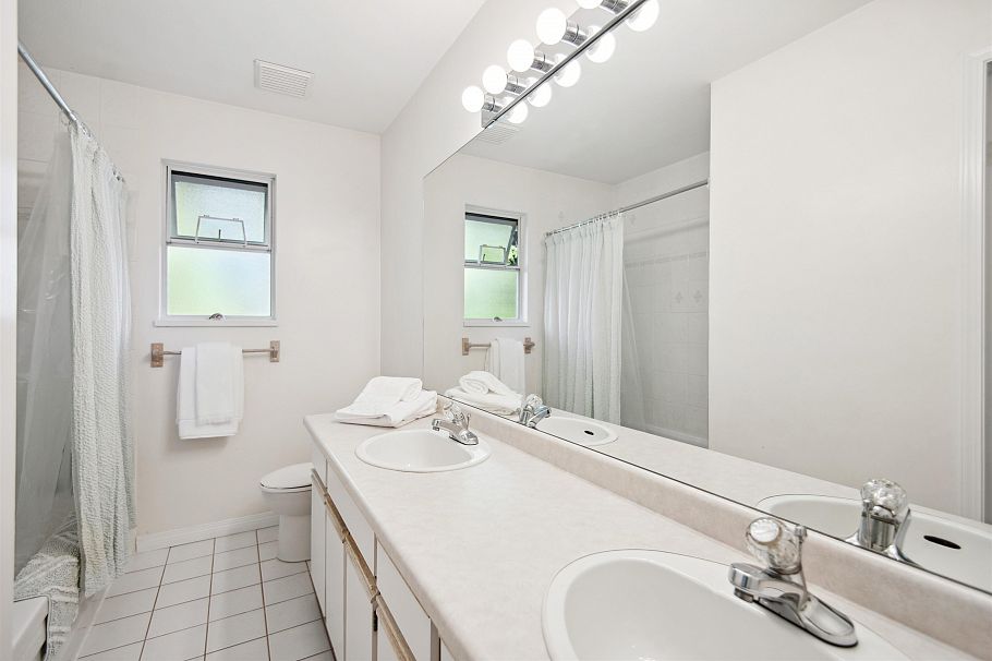 3253 Kerrstead Place North Vancouver, BC - 15