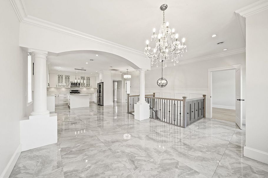 1720 Sutherland Avenue North Vancouver, BC - 3