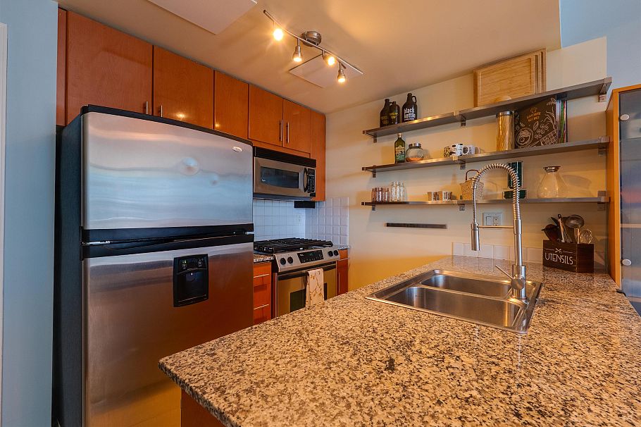 508 168 East Esplanade North Vancouver, BC - 21