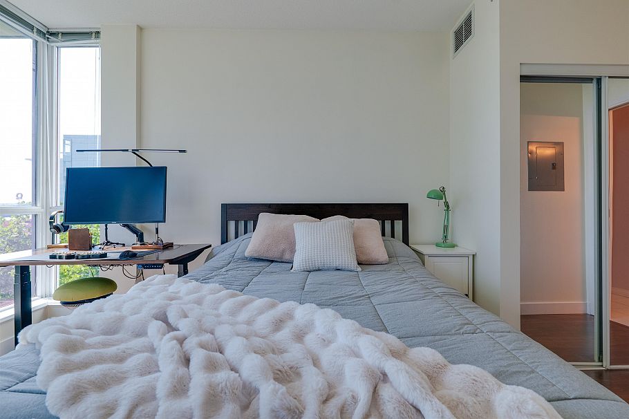 508 168 East Esplanade North Vancouver, BC - 9