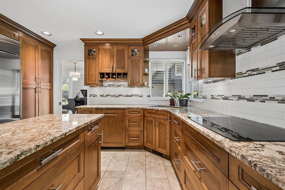 3253 Kerrstead Place North Vancouver, BC - 2