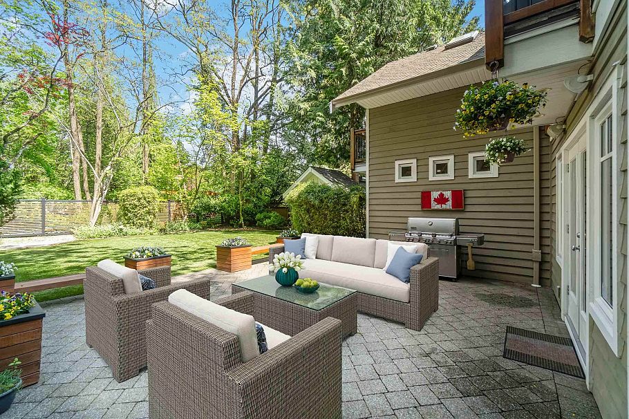 1610 Ross Road North Vancouver, BC - 38